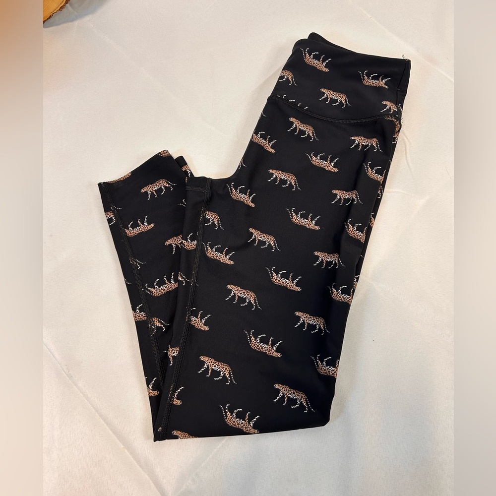 Victoria's Secret Sport Leopard Print 7/8 Ankle Leggings Women’s Size Medium